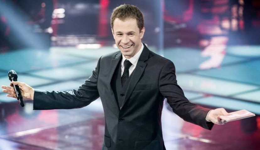 Tiago Leifert anuncia saída da Rede Globo: “/Em dezembro vou me despedir”/