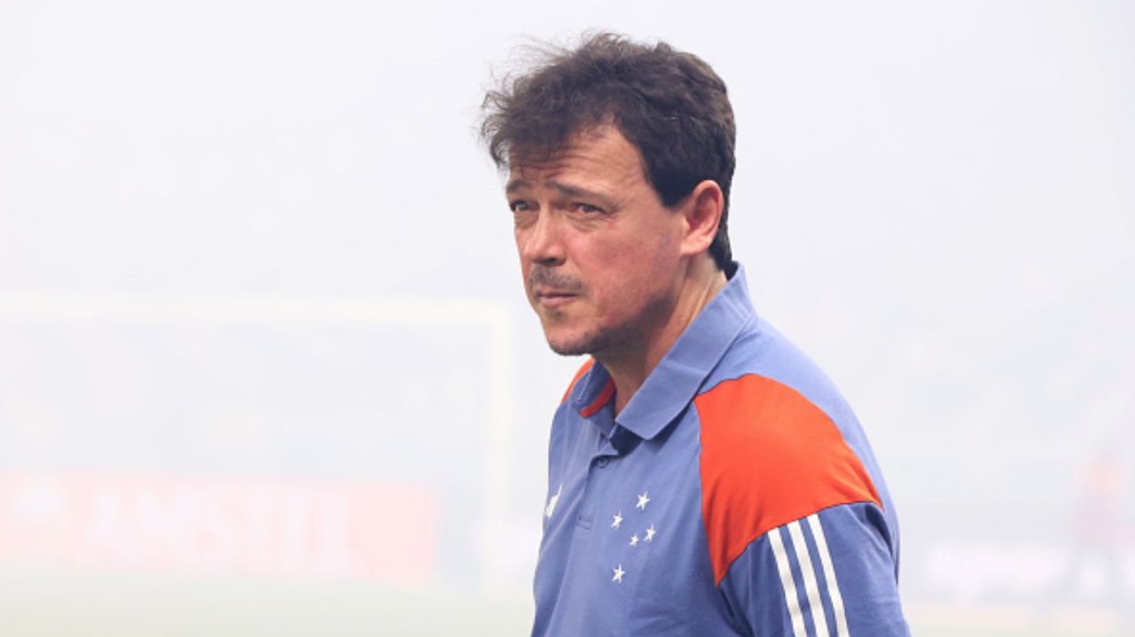 Fernando Diniz é vaiado após derrota do Cruzeiro para o Athletic