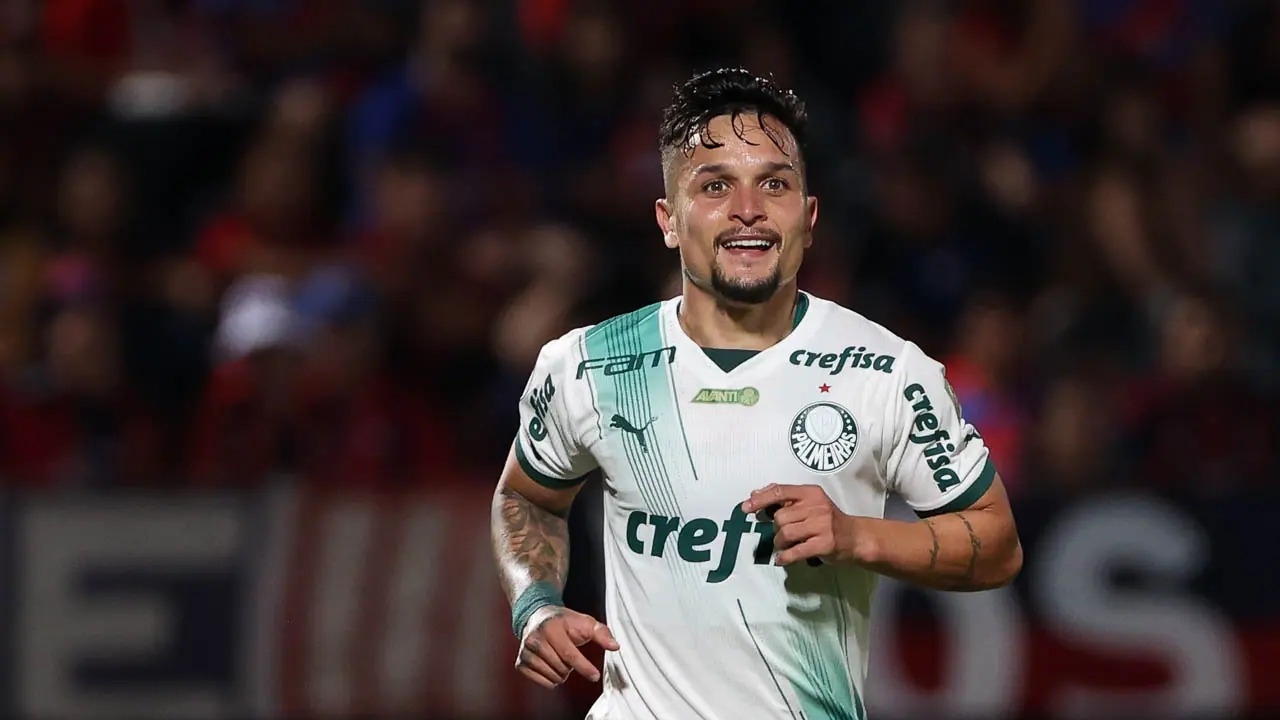 Artur chega ao Botafogo e se dispõe para jogar Supercopa: “Estou preparado”