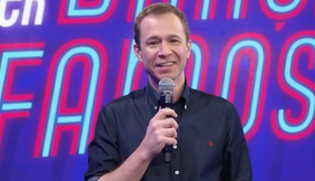 Após anunciar saída da Globo, Tiago Leifert se emociona com carinho recebido dos colegas de trabalho