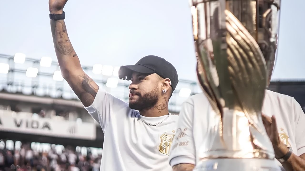 Com intervenção da Saudi Pro League, Neymar faz renúncia milionária para voltar ao Santos