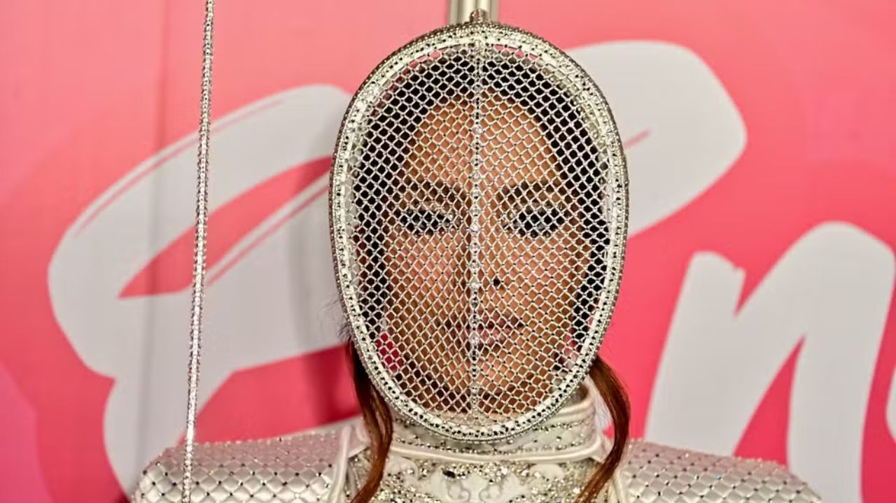 Em entrevista, Anitta comenta sobre chances de cantar em show de Shakira