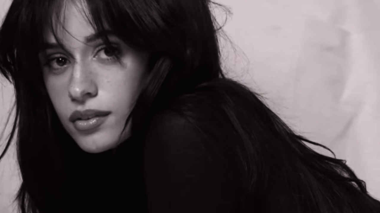 Camila Cabello anuncia turnê e promete emocionar fãs com show no Brasil