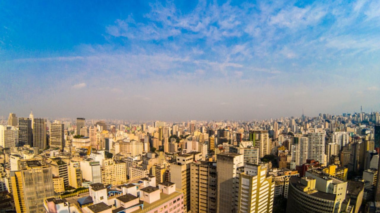 Capital paulista enfrenta onda de calor com temperaturas acima da média