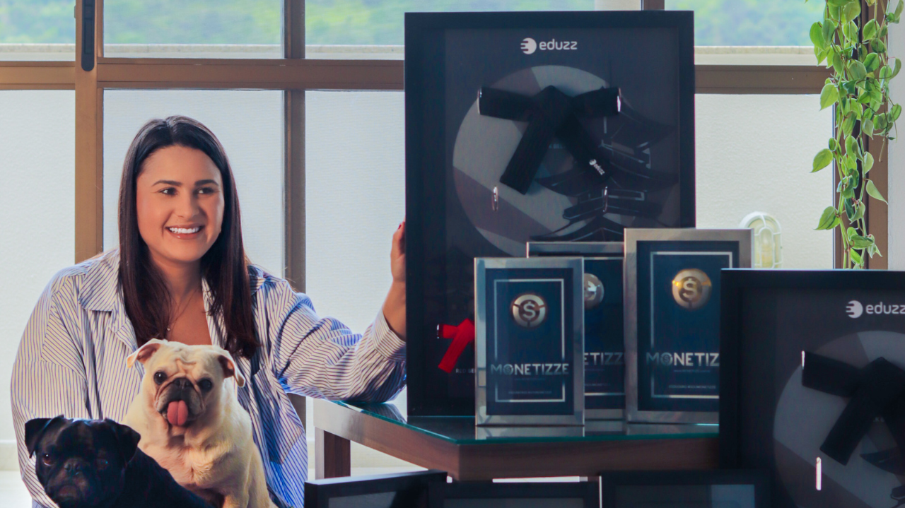 De faxineira nos Estados Unidos a referência digital no Brasil: Conheça Danielle Reis