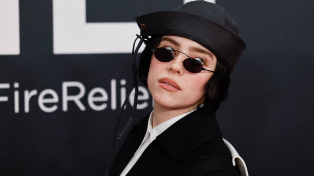 Billie Eilish escolhe promover “Wildflower” como forma de manter seu novo álbum em alta