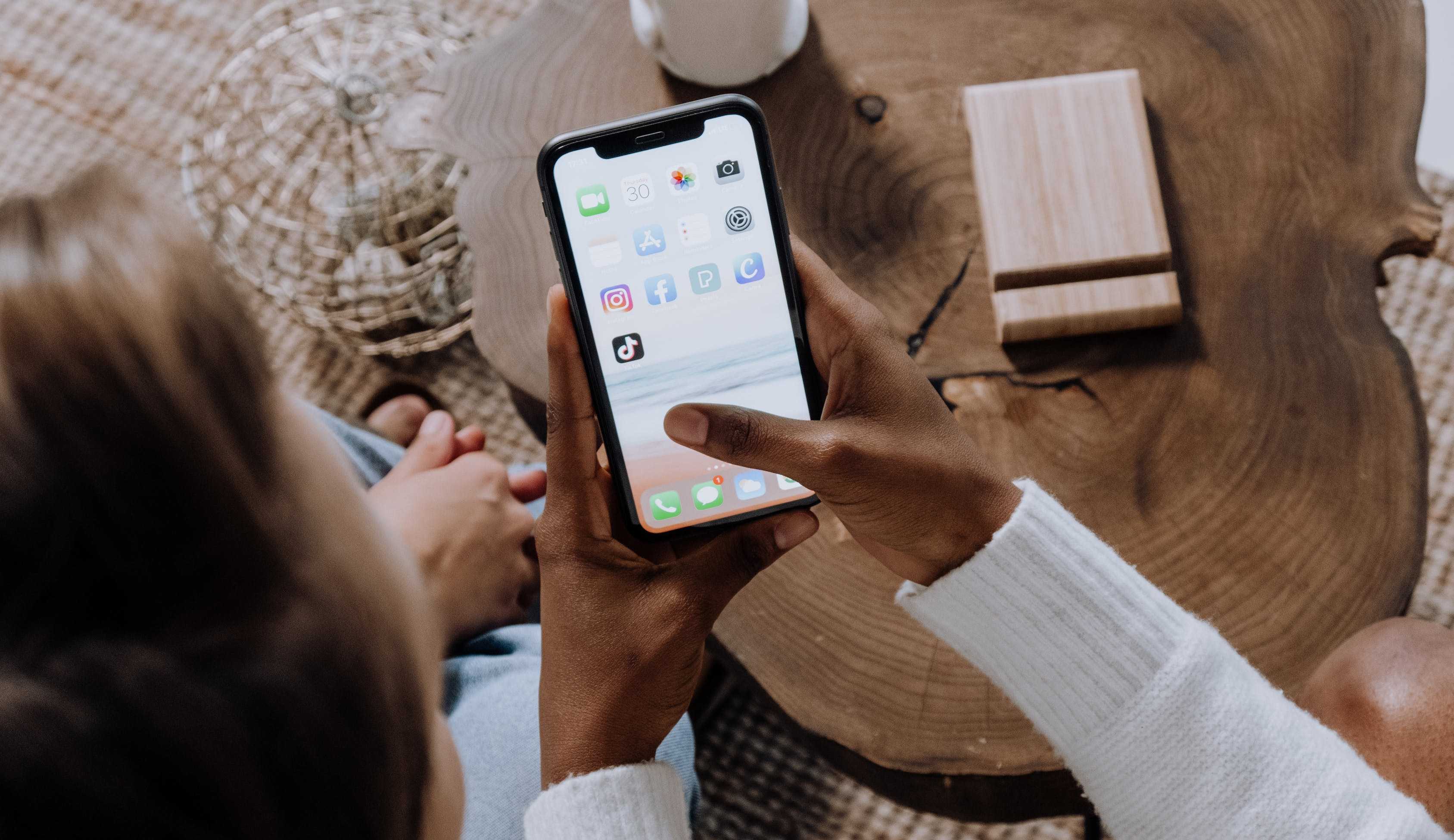 TikTok supera YouTube nos EUA e no Reino Unido