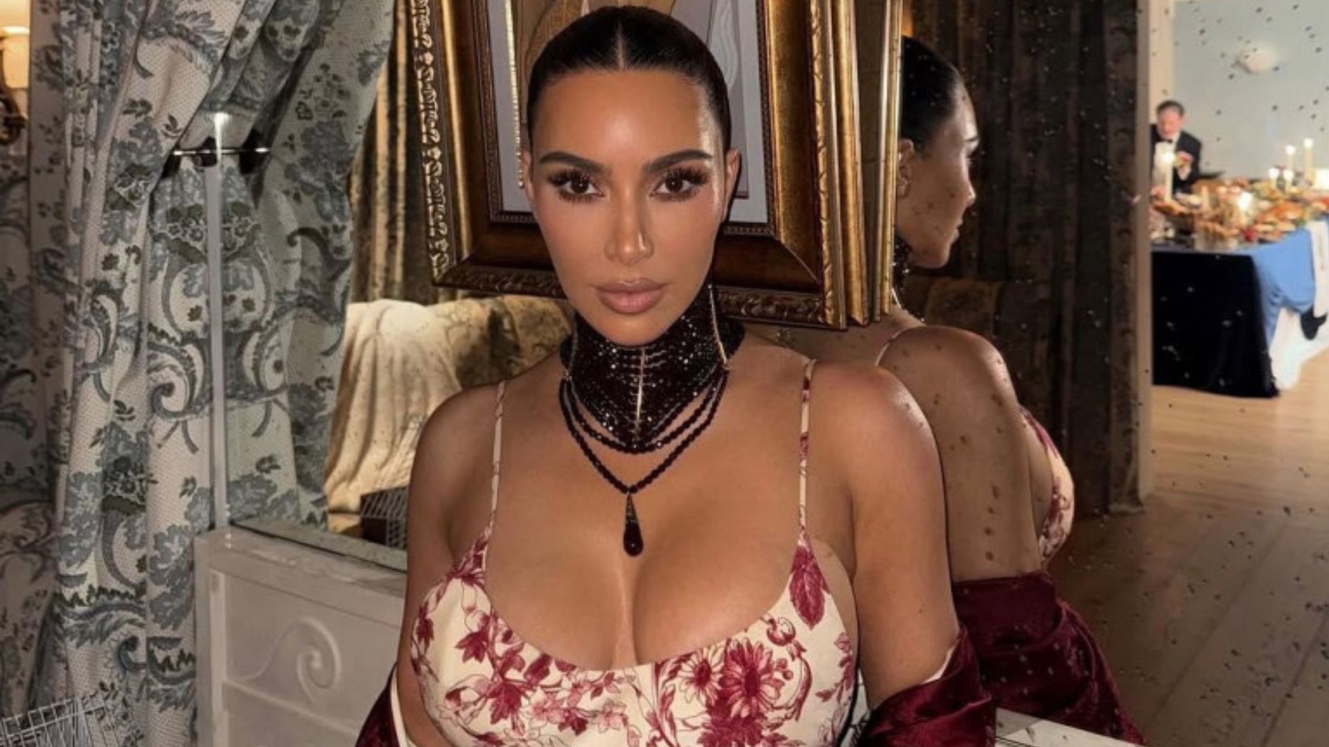 Kim Kardashian veste peça vintage do arquivo da Dior