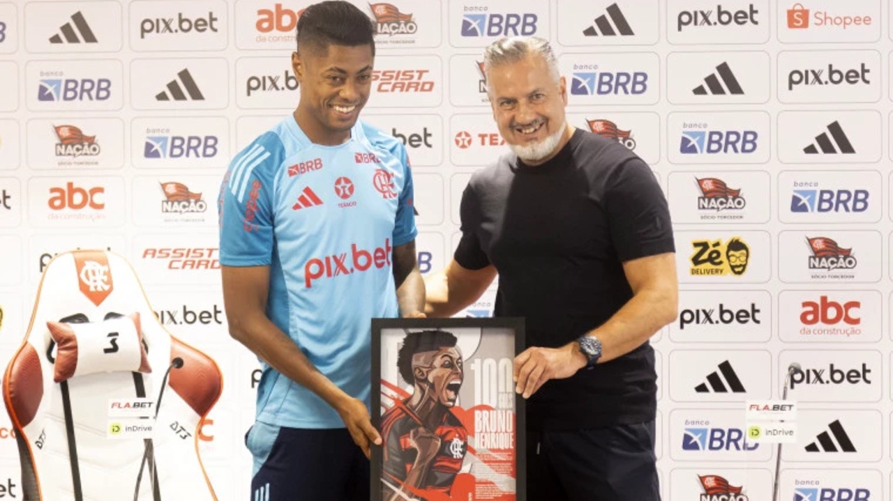 Homenageado pelo Flamengo, Bruno Henrique afirma que o time irá lutar por títulos em 2025