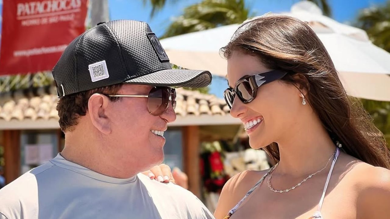 Após casamento, Amado Batista comemora sua lua de mel na Bahia