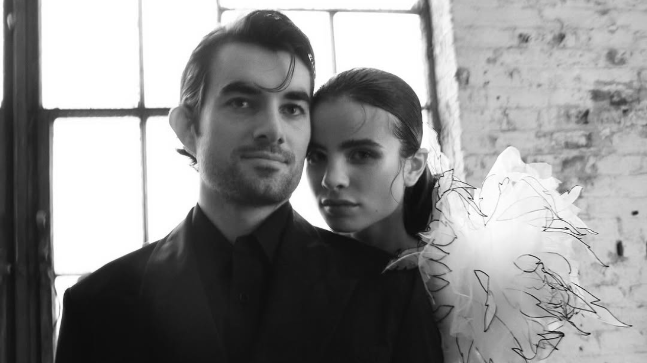 Giulia Be compartilha foto do noivo Connor Kennedy na Cama