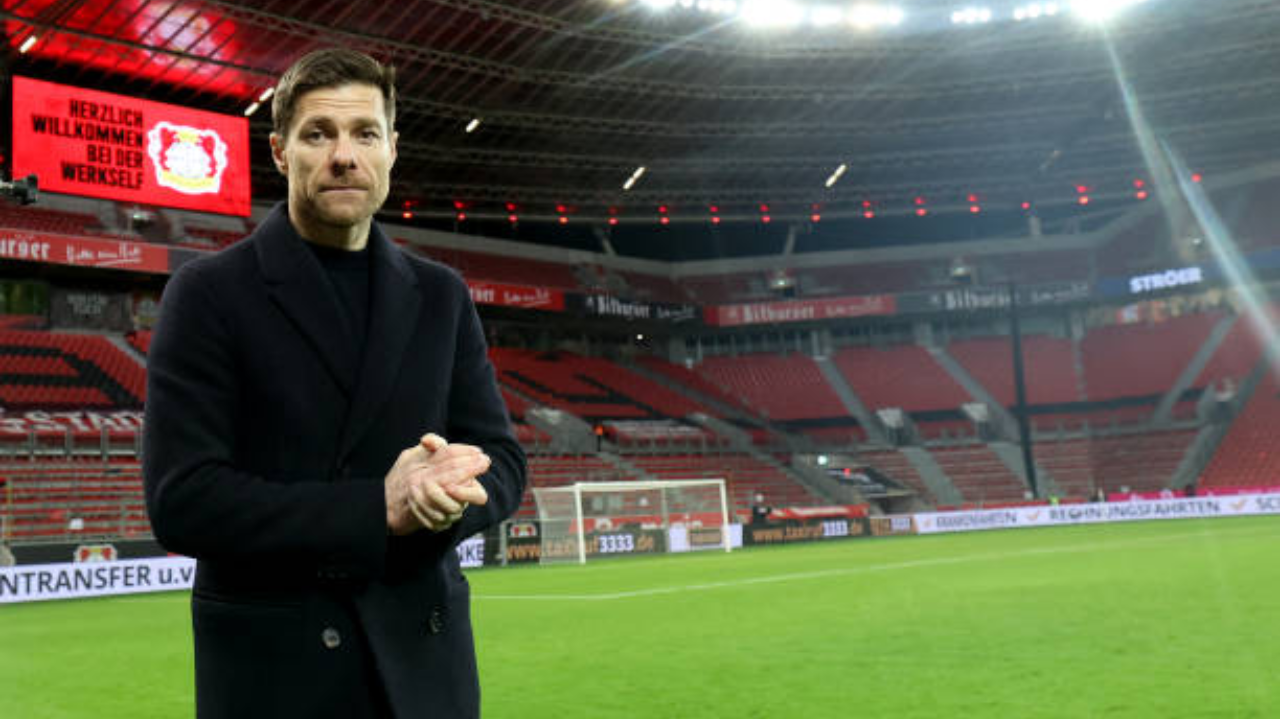 Xabi Alonso passa por indefinições no Bayer Leverkusen