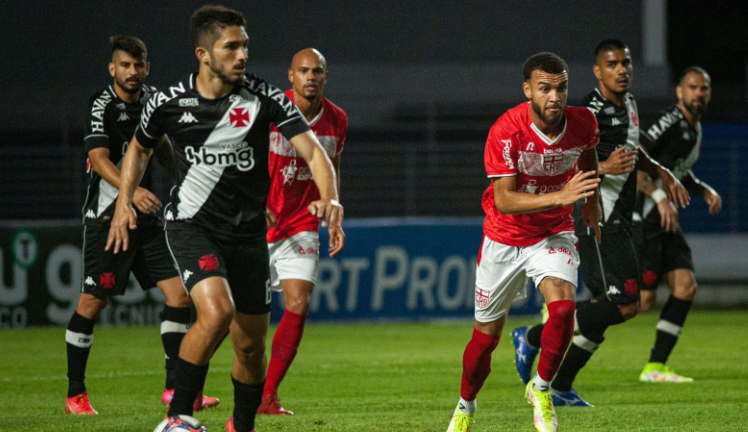 Em partida controlada, Vasco sofre empate no fim e sonho do acesso fica cada vez mais para 2022