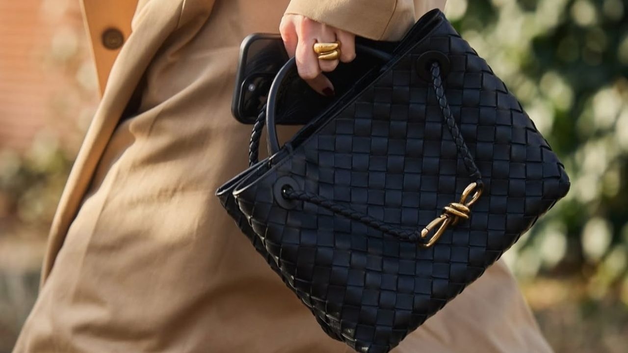 Bolsa tressê se torna nova tendência em 2025