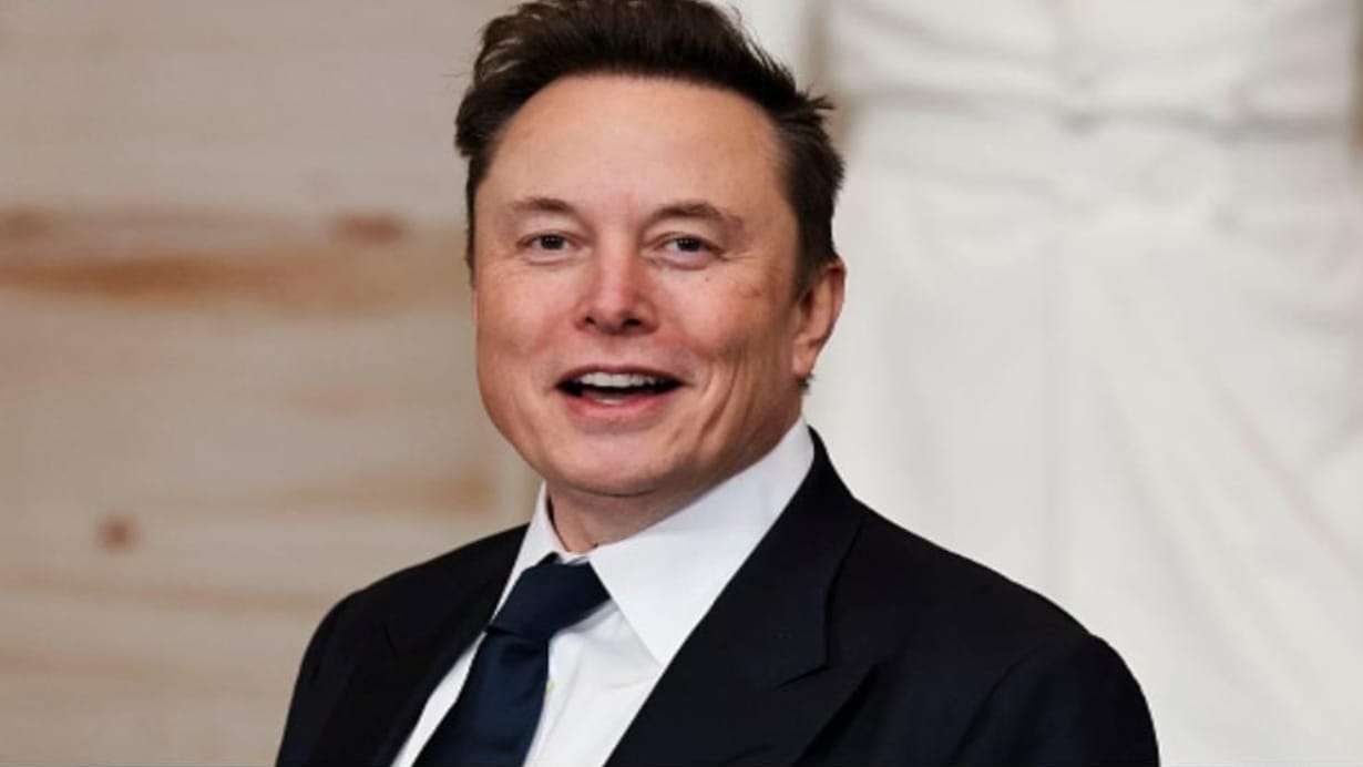 Elon Musk encerra live após ser alvo de críticas e mensagens ofensivas