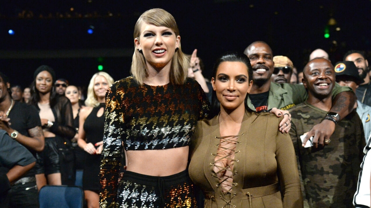 Taylor Swift e Kim Kardashian abrem processo judicial contra o rapper Kanye West