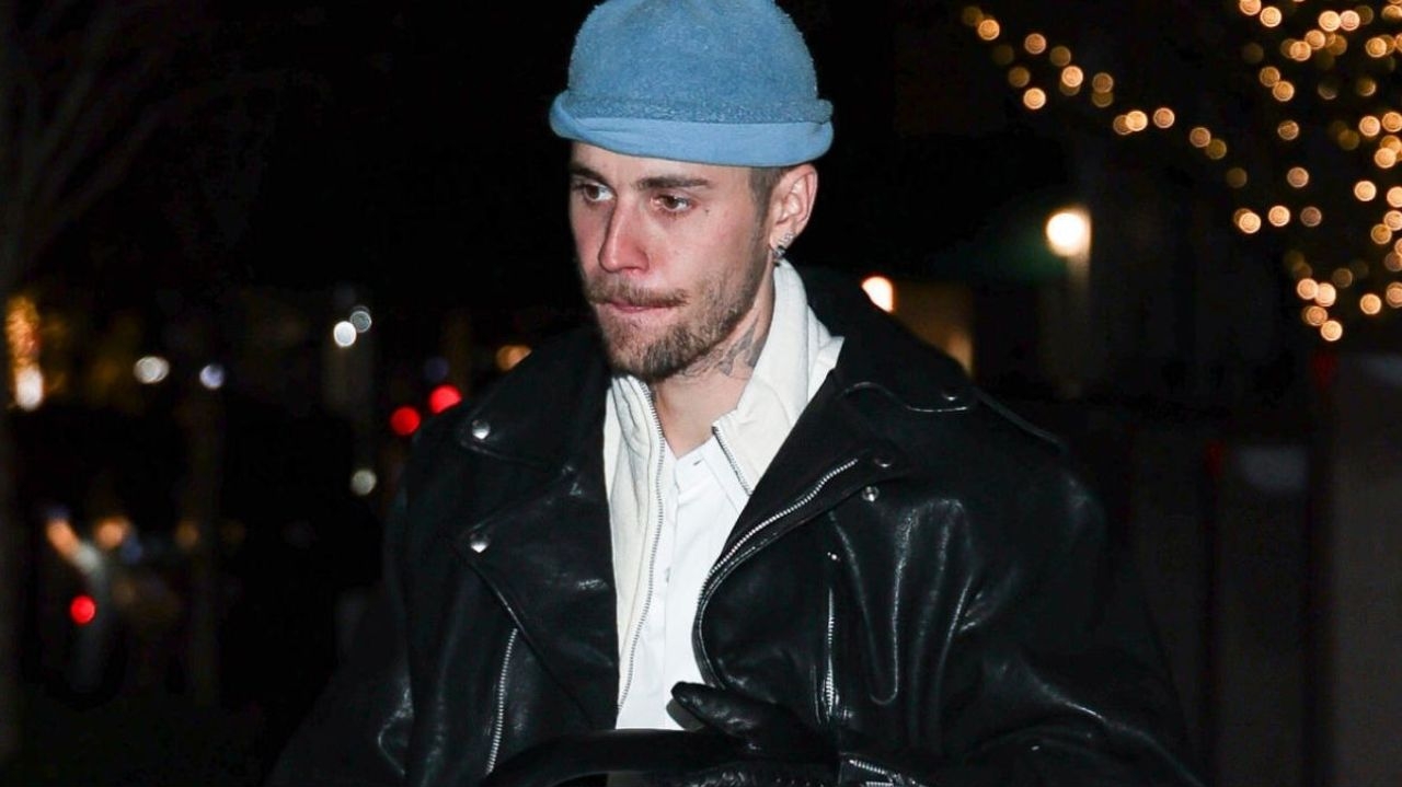 Justin Bieber surpreende fãs e apresenta sua nova marca