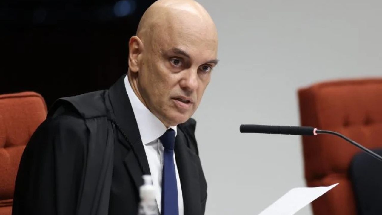 Alexandre de Moraes dá cinco dias para Bolsonaro e outros réus apresentarem uma defesa prévia