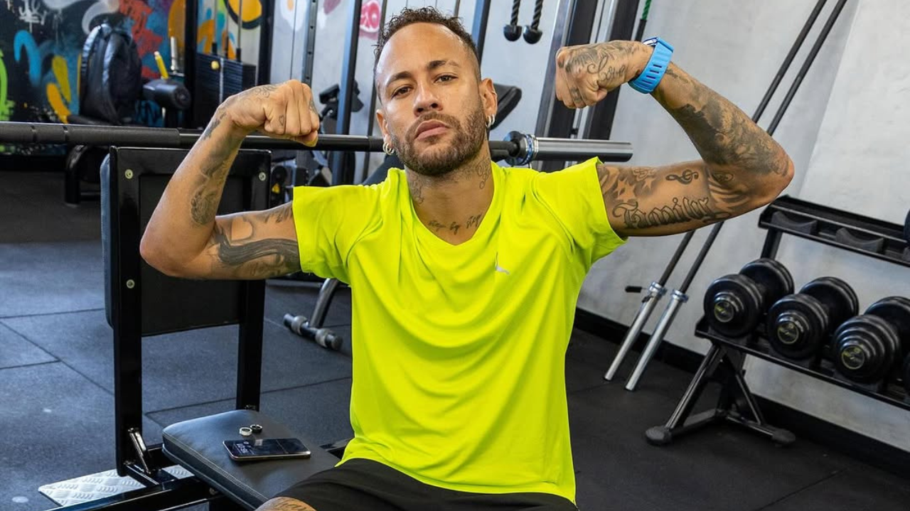 Neymar volta a jogar pelo Brasileirão na Vila Belmiro após 13 anos