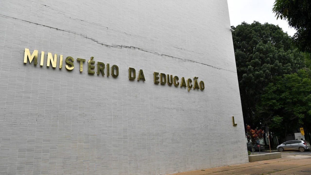 MEC pretende lançar programa de prevenção contra violência nas escolas