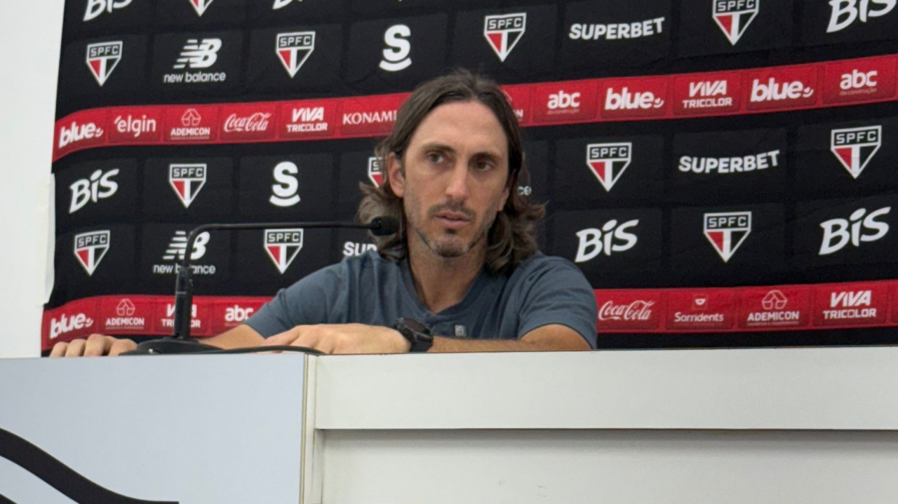 Zubeldía se irrita em coletiva após empate contra o Botafogo