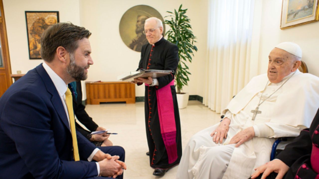 Papa Francisco se encontra com JD Vance no Vaticano