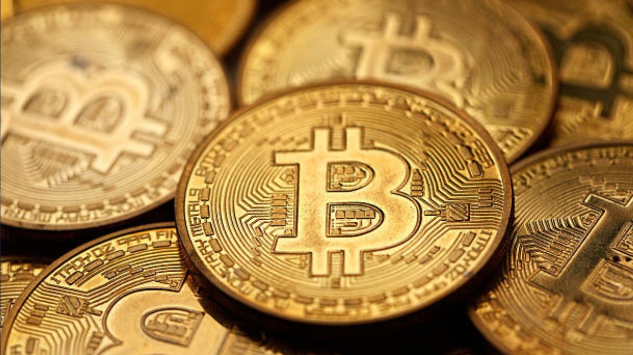 Bitcoin retoma alta e atinge o valor de US$ 95 mil em meio a instabilidade