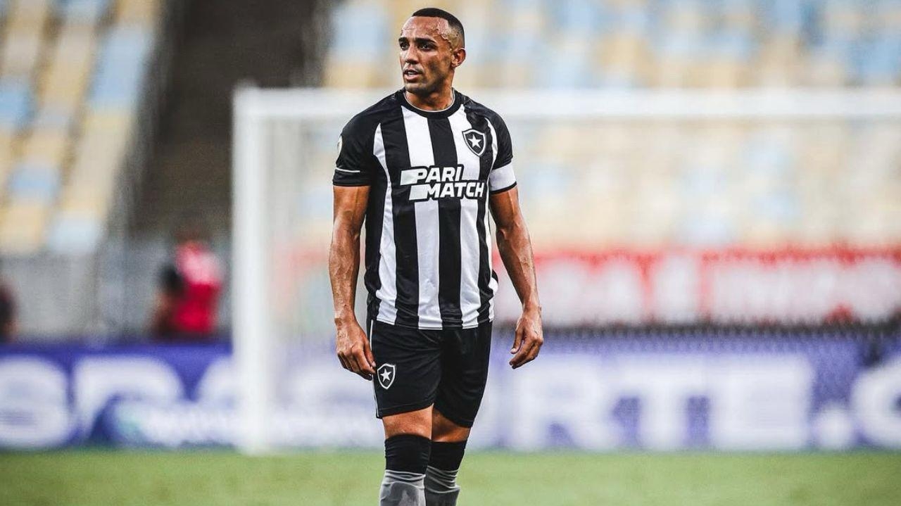 Marçal retorna ao Botafogo com contrato válido até dezembro de 2025