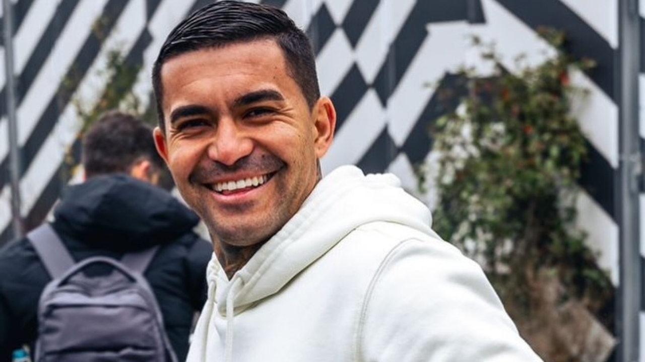 Em meio a provocações, Atlético-MG anuncia o atacante Dudu