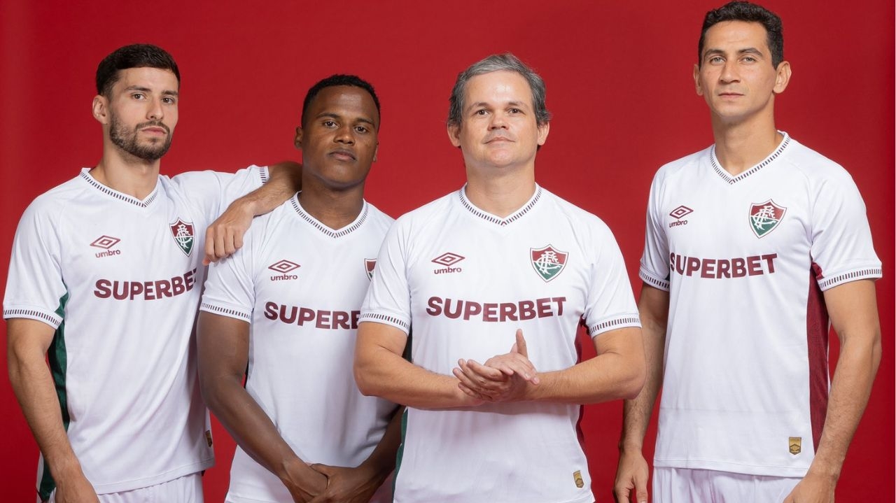 Fluminense lança novo uniforme branco para a temporada 2025
