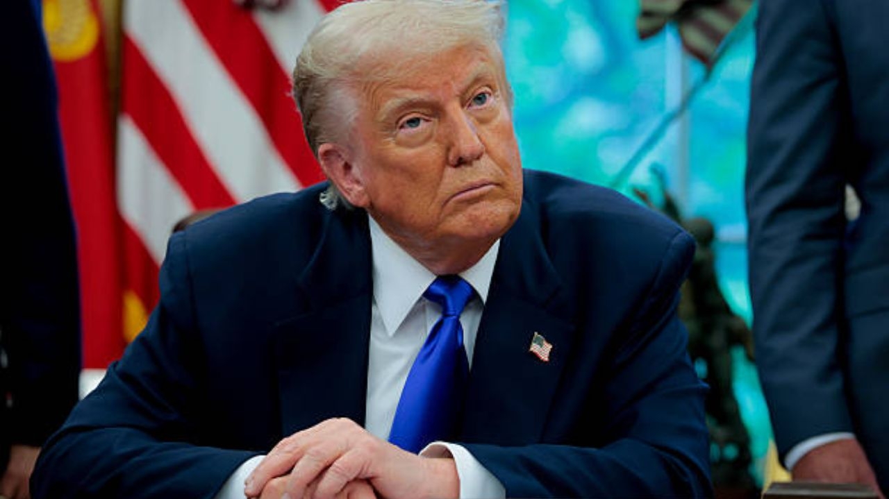 Trump mantém tarifas sobre a China e descarta retomada de diálogo comercial