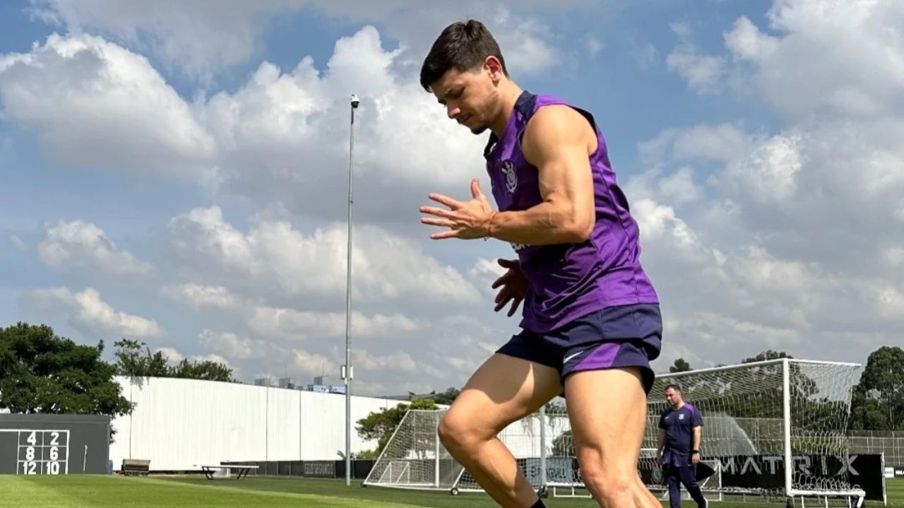 Rodrigo Garro é novidade na reapresentação do Corinthians