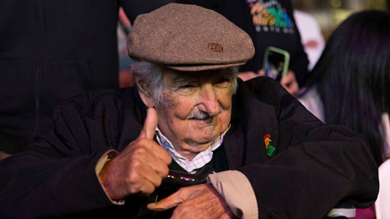 Primeiro dia de velório de Pepe Mujica tem a presença de mais de 40 mil pessoas