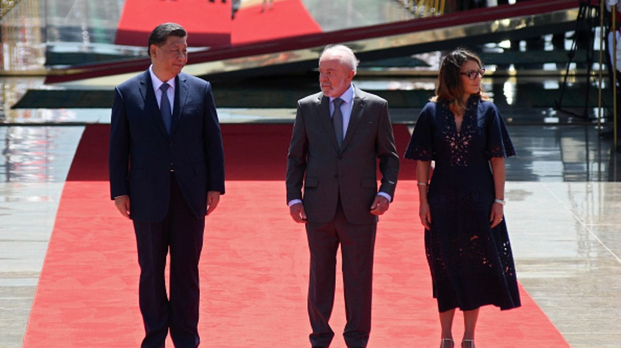Janja admite quebra de protocolo em jantar com Xi Jinping na China