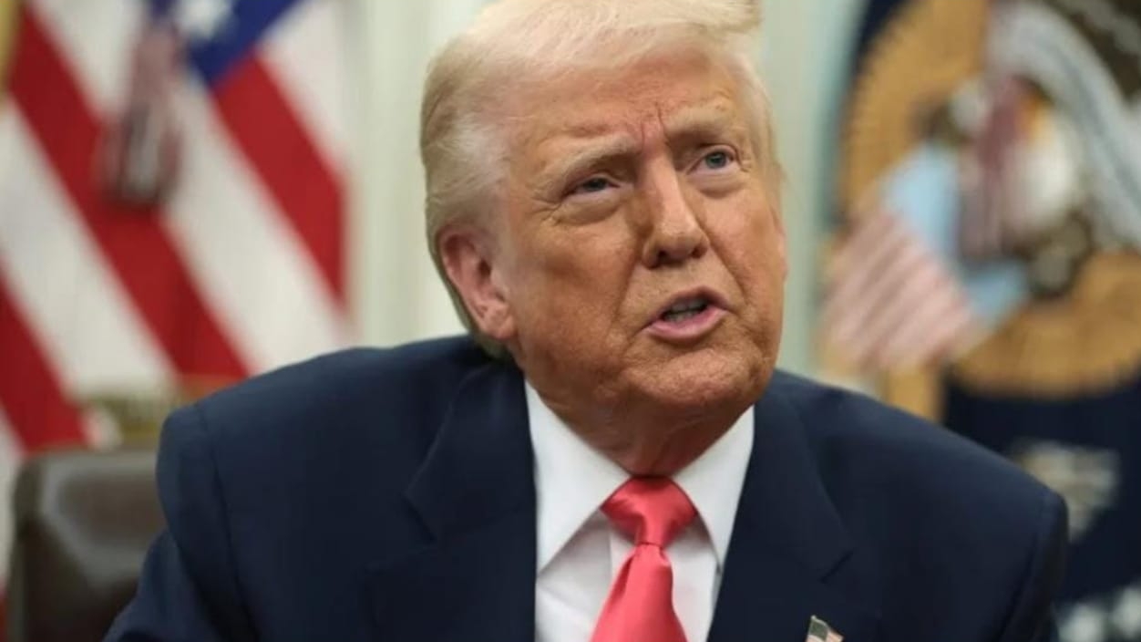 Governo dos EUA realiza o primeiro voo de “autodeportação” de imigrantes