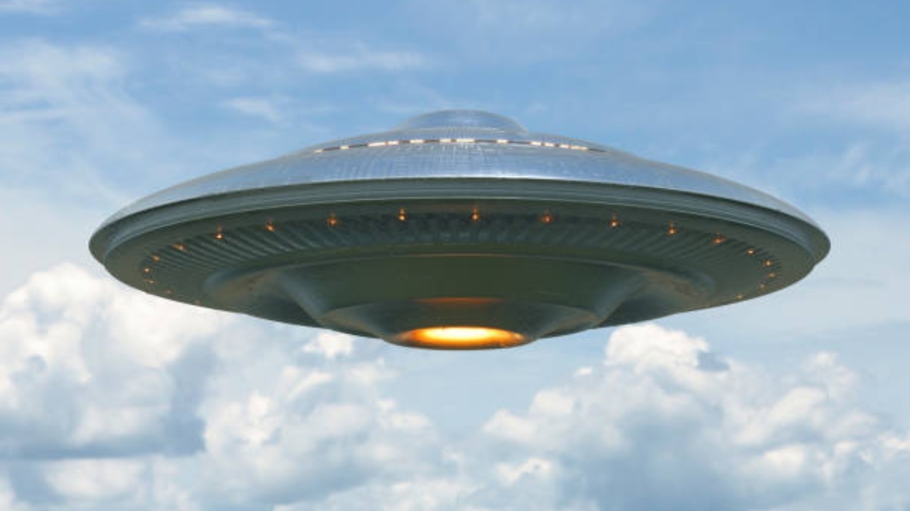 Tecnologia quebrou o tabu dos óvnis, diz ex-oficial do Pentágono