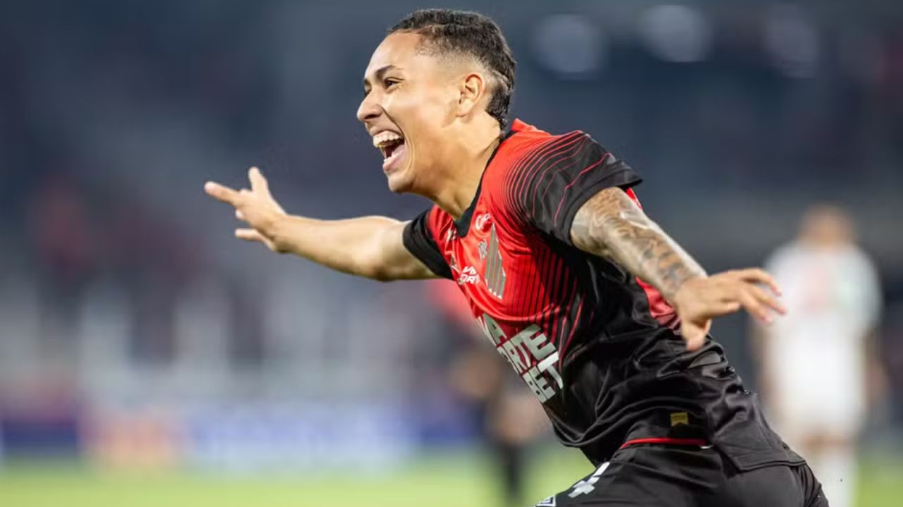 Com gol de garoto da base, Athlético vence o Brusque e avança na Copa do Brasil