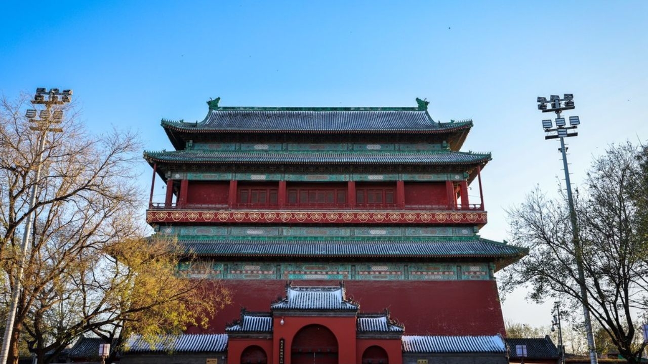 Telhado de torre com quase 600 anos desaba na China