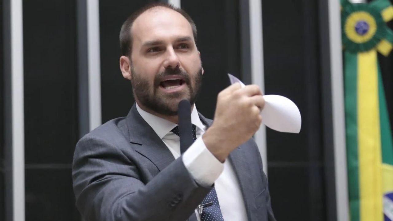 Eduardo Bolsonaro é alvo de pedido de cassação do mandato