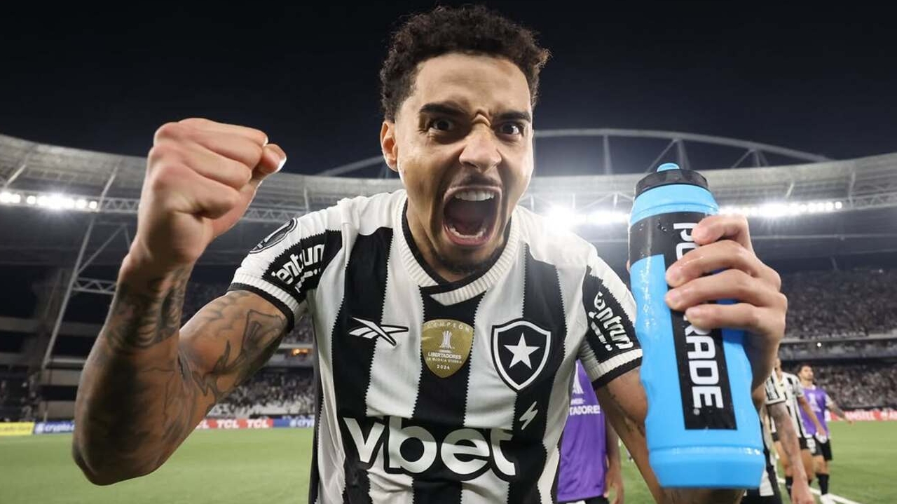 Sem vencer fora de casa, Botafogo enfrenta o Santos buscando seu primeiro triunfo