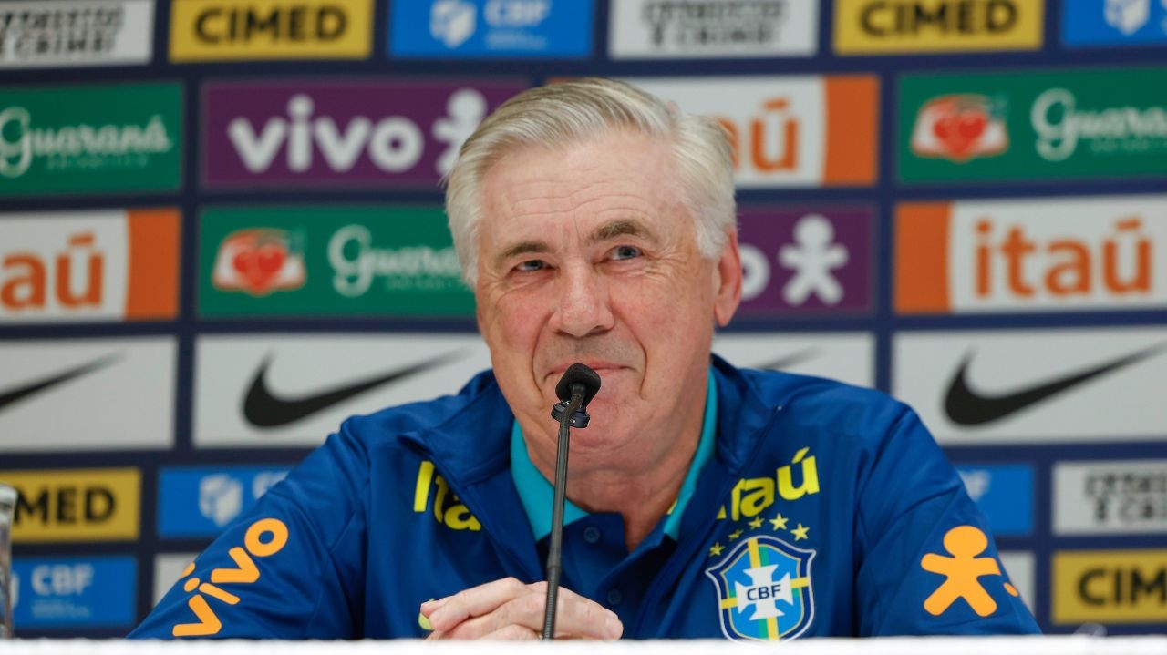 Ancelotti rasga elogios a Estêvão e prega paciência com jovens