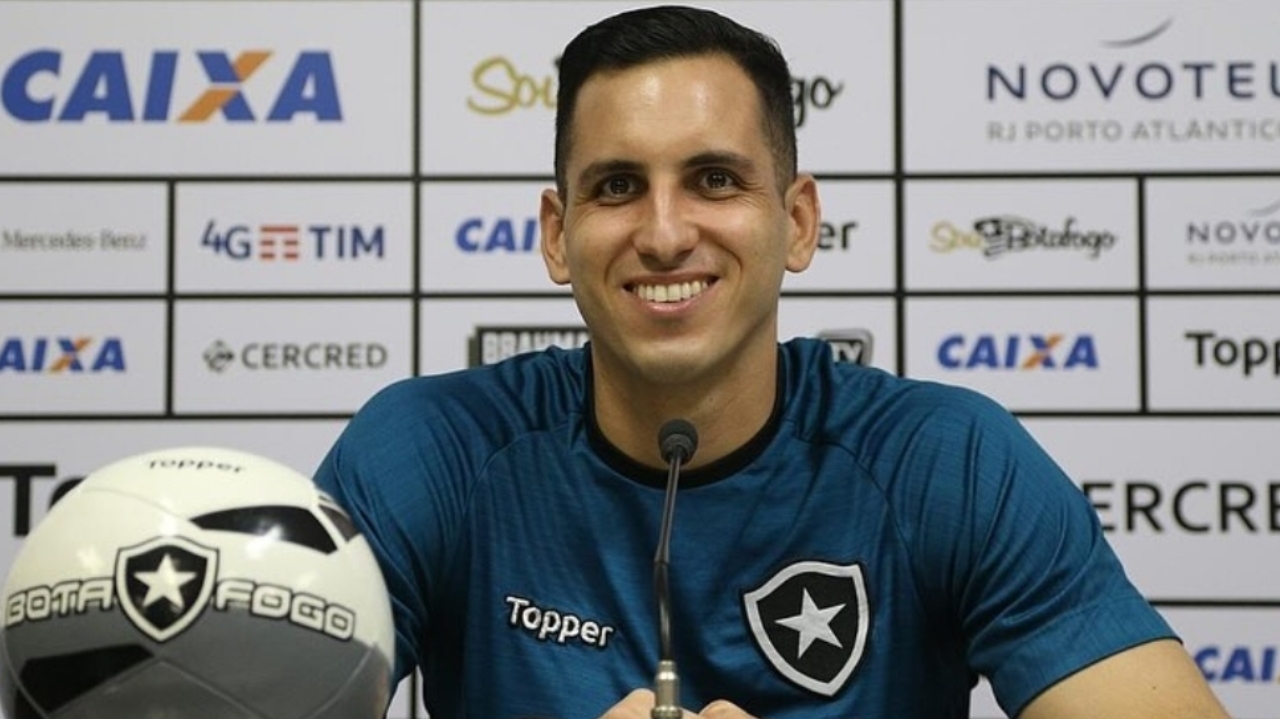 Botafogo encerra negociações por Gatito Fernández