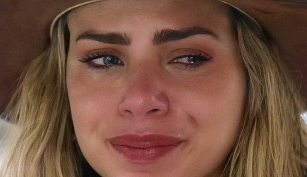 Erika se desestabiliza e tem crise de choro por causa de adversários em “/A Fazenda 13″/