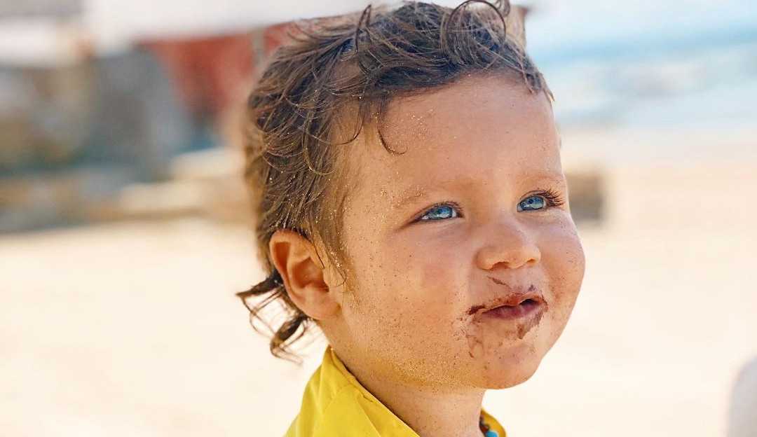 Giovanna Ewbank posta foto de  Zyan na praia e chama filho de “/pintinho à milanesa”/