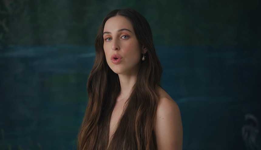 Scout Willis, filha de Demi Moore e Bruce Willis lançou seu primeiro videoclipe cantando nua