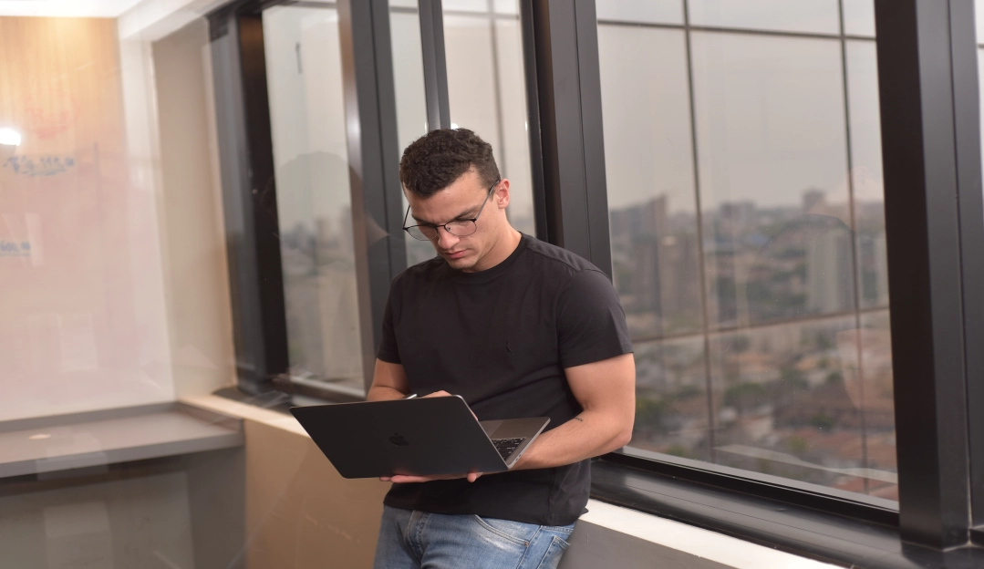 Luiz Gregatti, expert em negócios de milhas, desenvolve estratégias para uma fonte de renda generosa