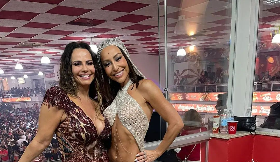 Vivianne Araújo e Sabrina Sato incendeiam quadra da Salgueiro