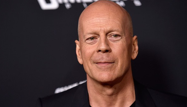 Repórter declara que foi uma chatice entrevistar Bruce Willis