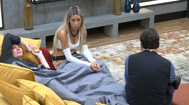 Power Couple Brasil 7: Carol questiona aproximação de André com Dhomini