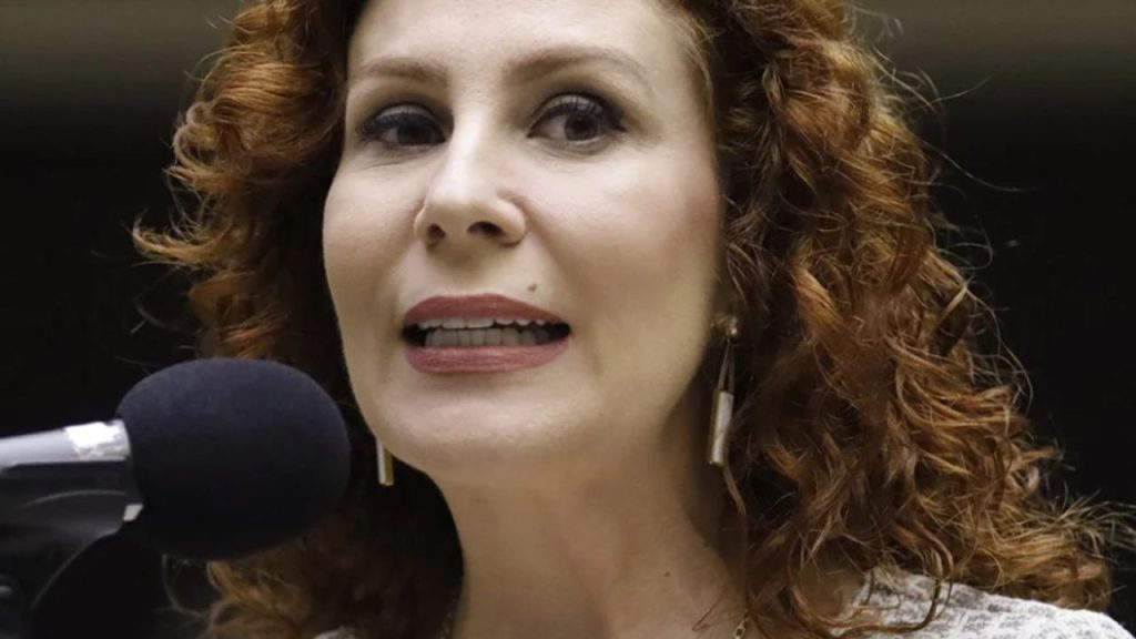 Ministério da Justiça solicita Itamaraty pedido de extradição de Carla Zambelli